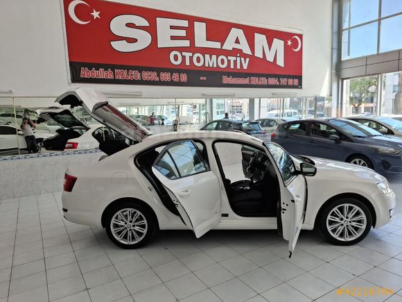 SKODA OCTAVYA MANUEL 2 PARÇA BOYA LI