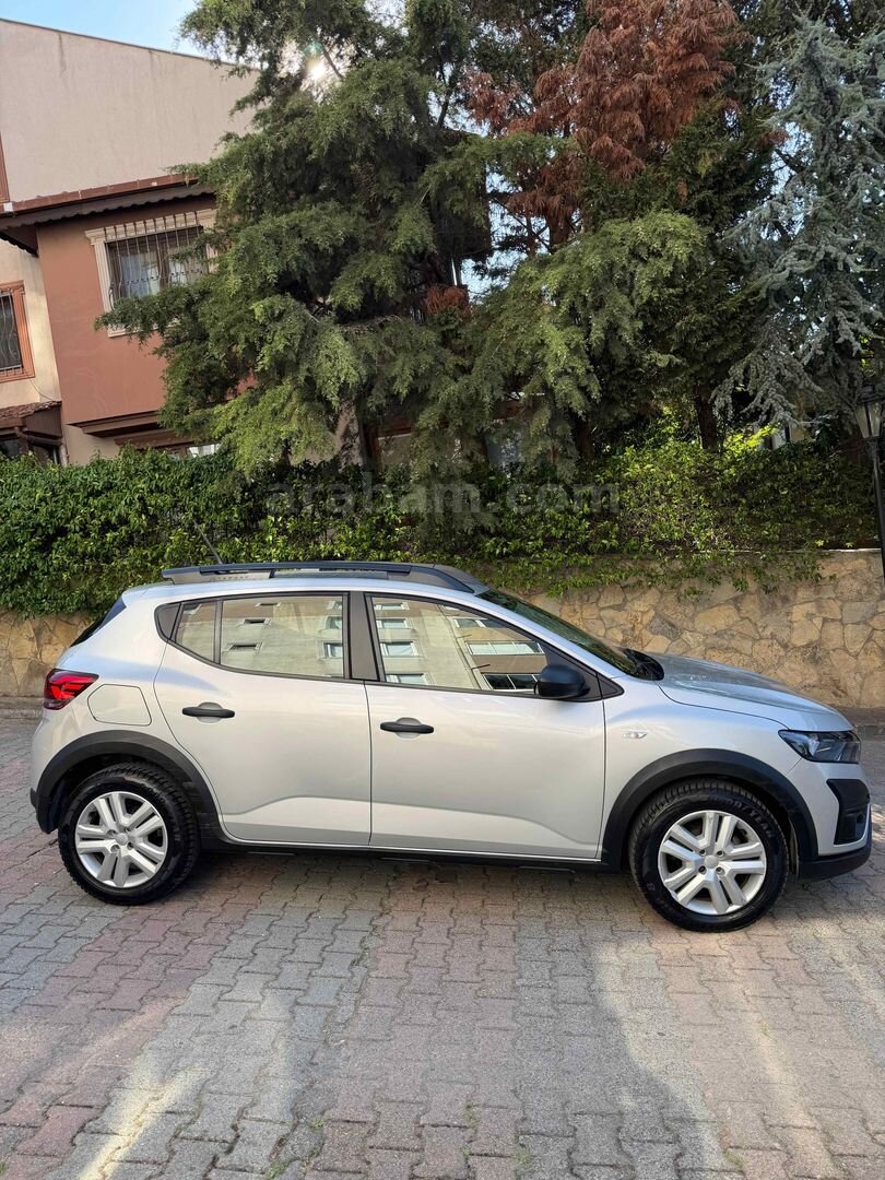 Galeriden Dacia Sandero 1.0 TCe Essential 2023 Model İstanbul 35.000 km Gri 7
