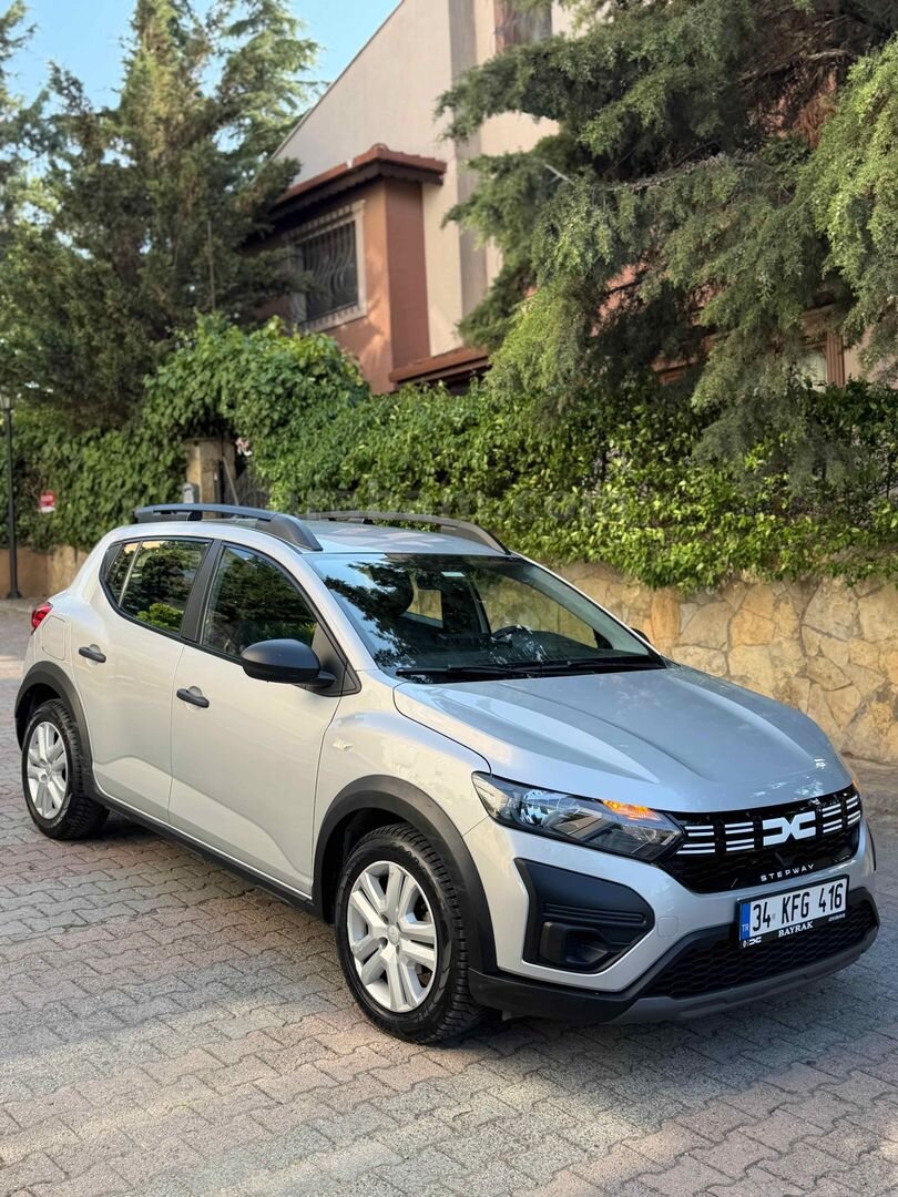 Galeriden Dacia Sandero 1.0 TCe Essential 2023 Model İstanbul 35.000 km Gri 1
