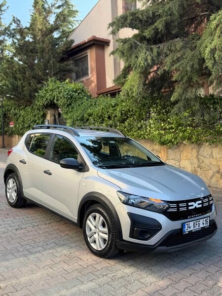 Galeriden Dacia Sandero 1.0 TCe Essential 2023 Model İstanbul 35.000 km Gri