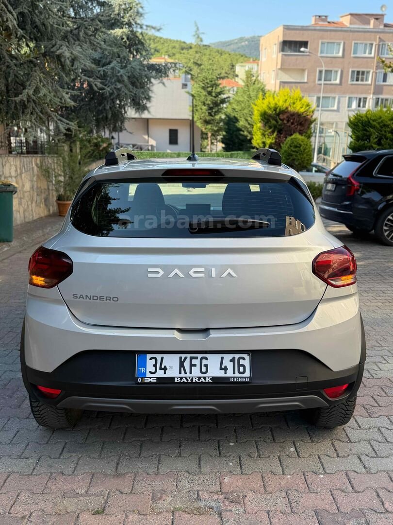 Galeriden Dacia Sandero 1.0 TCe Essential 2023 Model İstanbul 35.000 km Gri 5