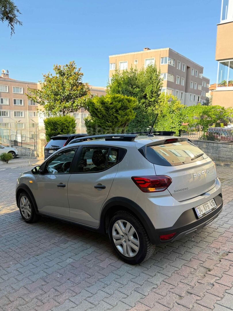 Galeriden Dacia Sandero 1.0 TCe Essential 2023 Model İstanbul 35.000 km Gri 4