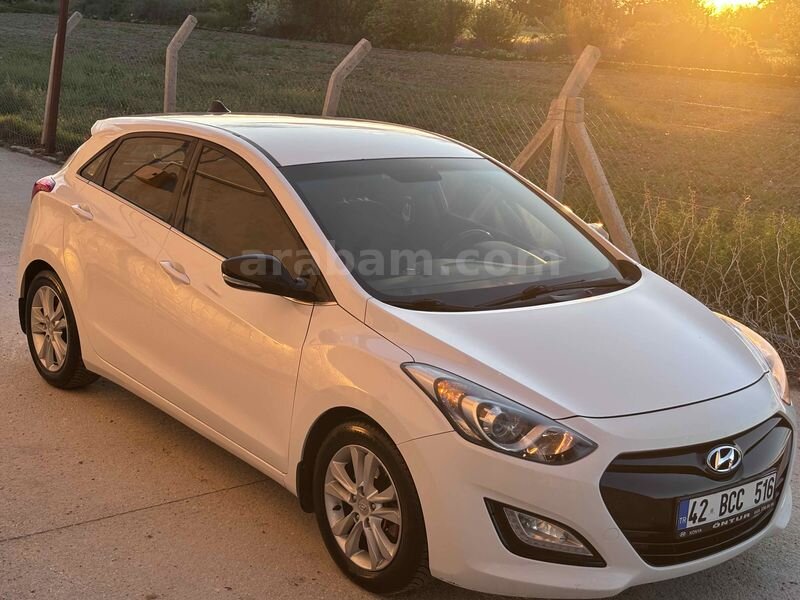 Sahibinden Hyundai i30 1.6 CRDi Style 2012 Model Konya 228.000 km Beyaz