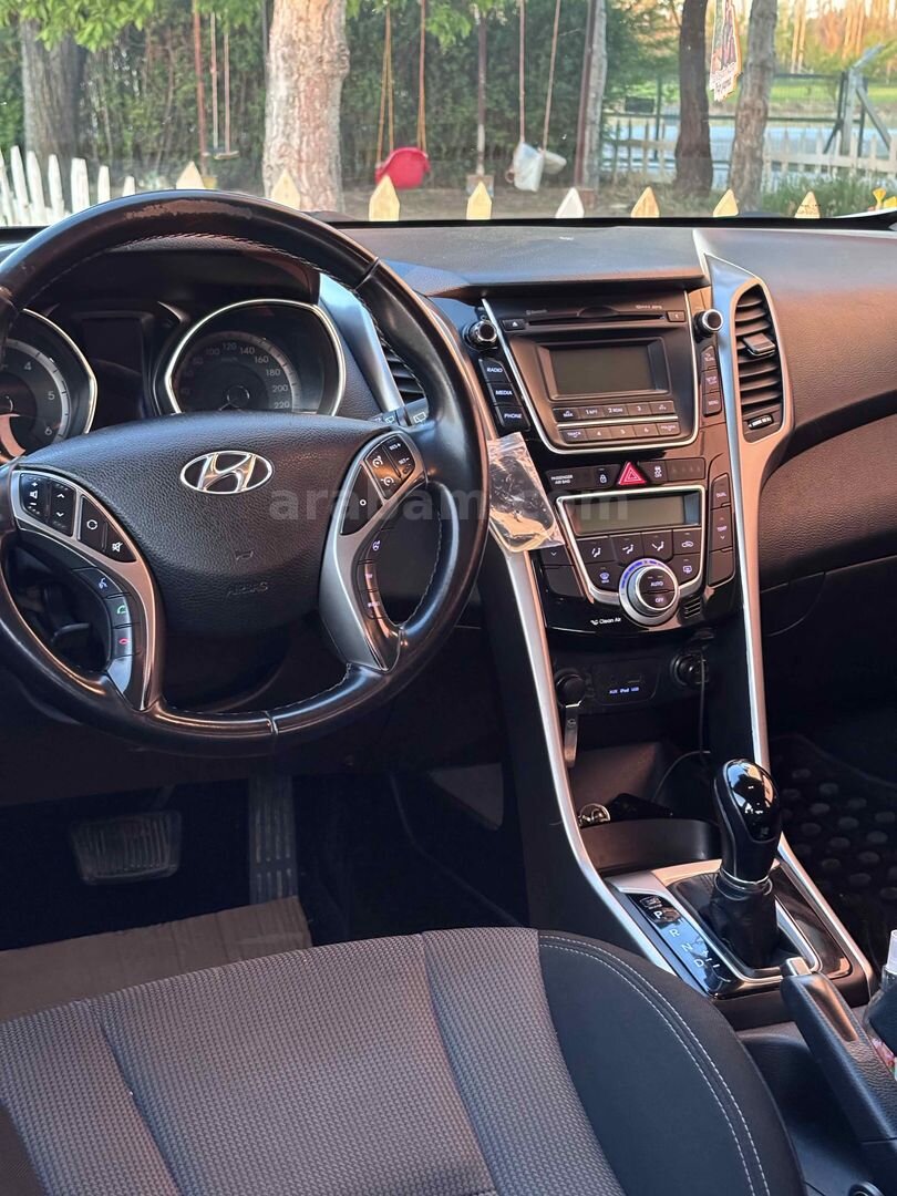 Sahibinden Hyundai i30 1.6 CRDi Style 2012 Model Konya 228.000 km Beyaz 3