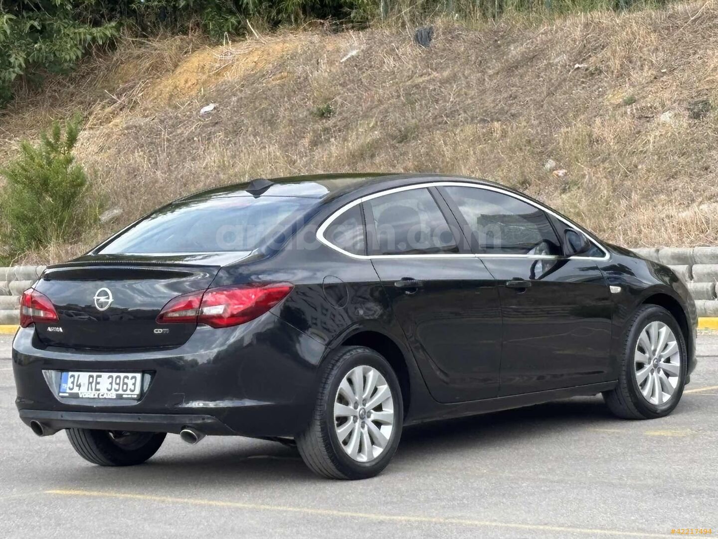 Galeriden Opel Astra 1.6 CDTI Elite 2016 Model İstanbul 215.000 km Siyah 6