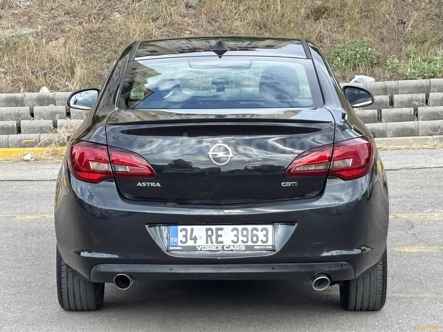 Galeriden Opel Astra 1.6 CDTI Elite 2016 Model İstanbul 215.000 km Siyah 7