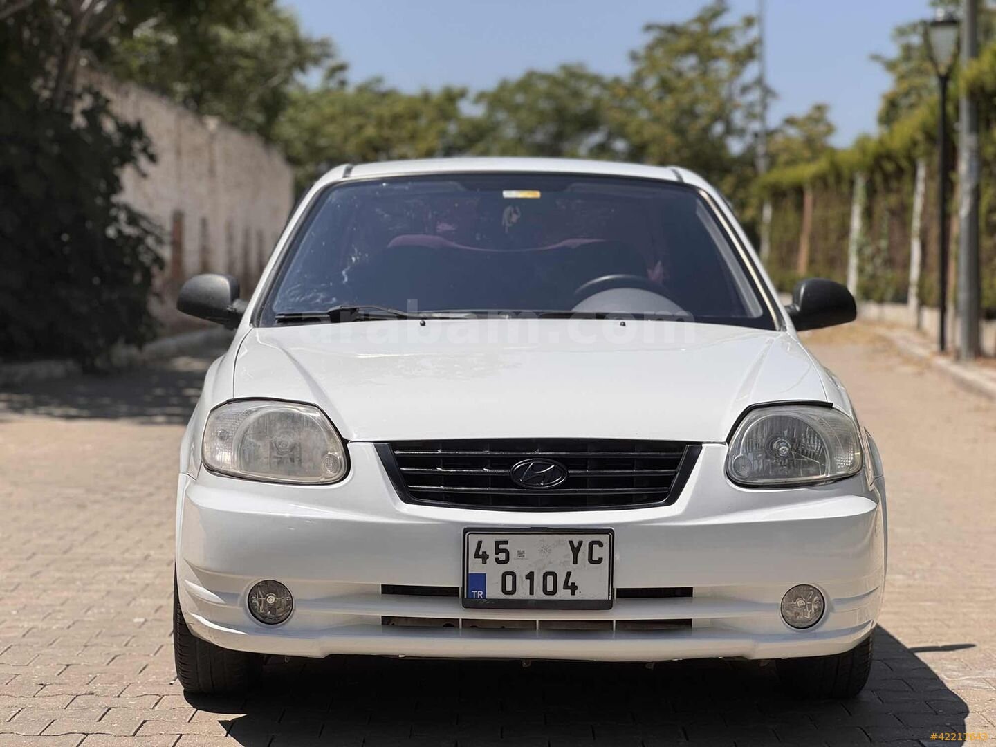 Galeriden Hyundai Accent 1.3 Admire 2006 Model İzmir 280.000 km Beyaz 3