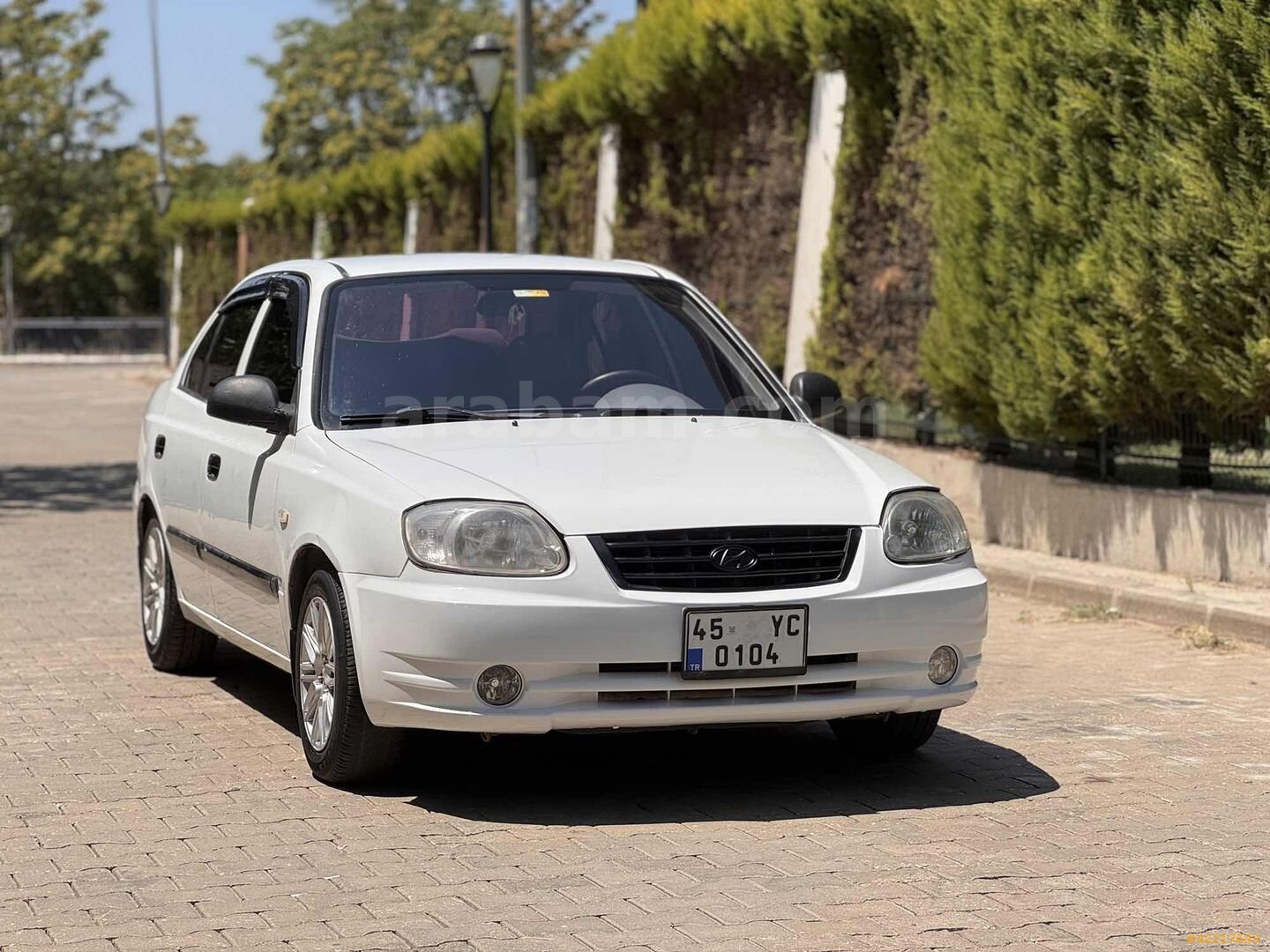 Galeriden Hyundai Accent 1.3 Admire 2006 Model İzmir 280.000 km Beyaz 2