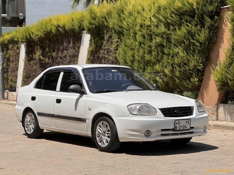 Galeriden Hyundai Accent 1.3 Admire 2006 Model İzmir 280.000 km Beyaz