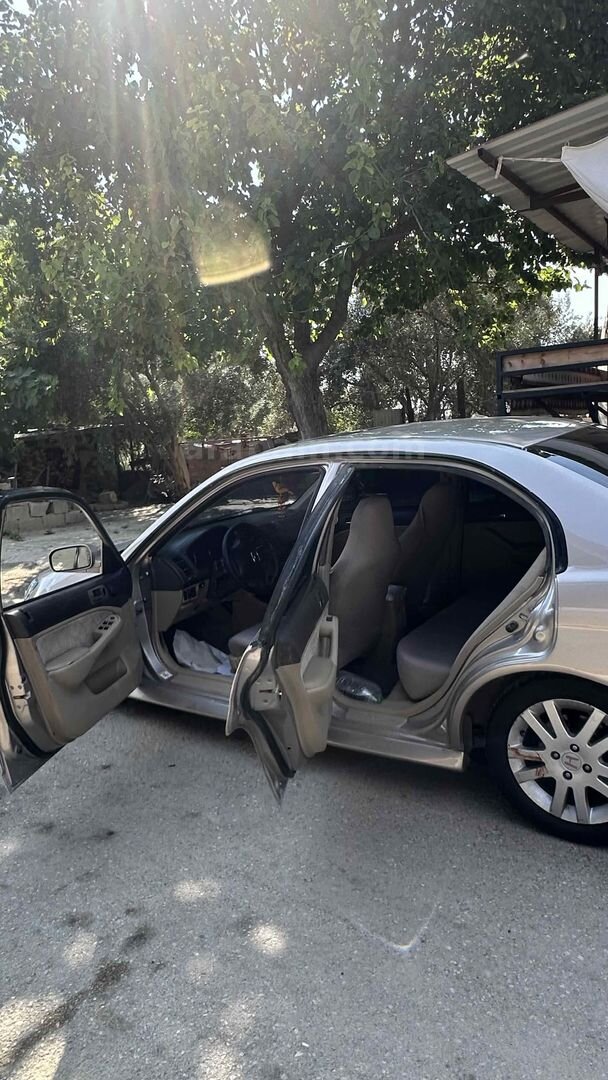 Sahibinden Honda Civic 1.6i VTEC ES 2004 Model Adana 330.000 km Bej 5