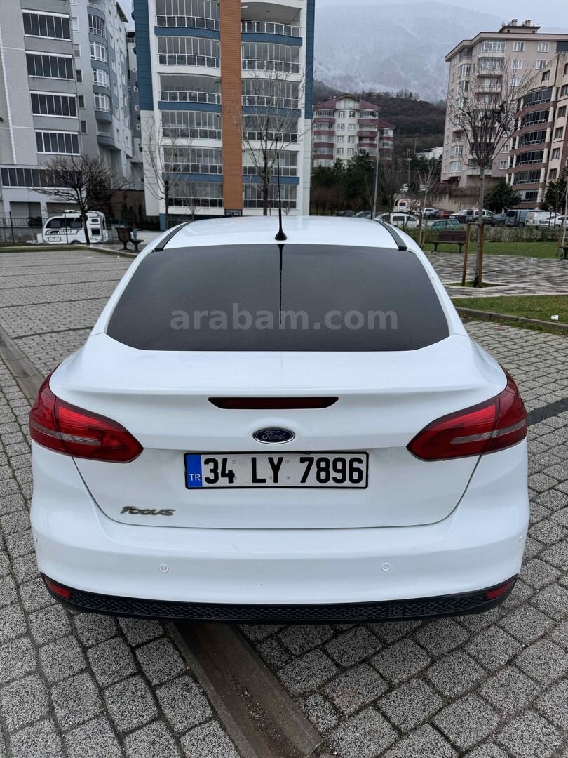 Sahibinden Ford Focus 1.6 TDCi Trend X 2015 Model Bursa 133.000 km Beyaz 5