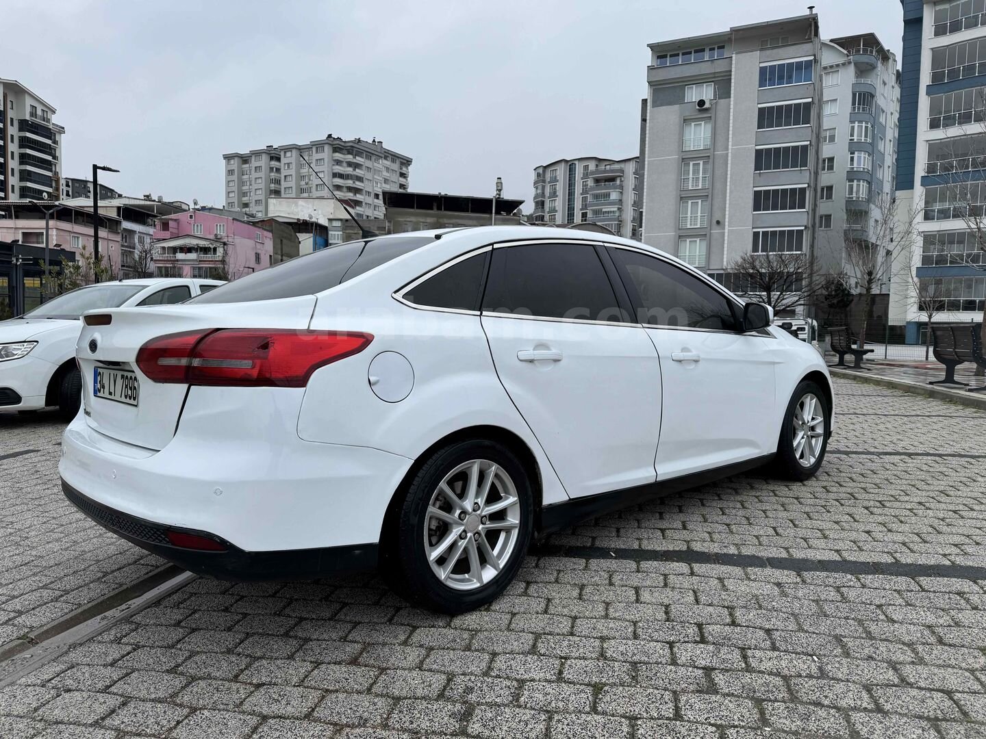Sahibinden Ford Focus 1.6 TDCi Trend X 2015 Model Bursa 133.000 km Beyaz 7