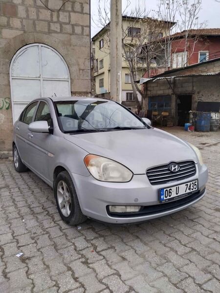 Sahibinden Hyundai Accent Era 1.4 Select 2006 Model Niğde 165.000 km Gri (Gümüş)