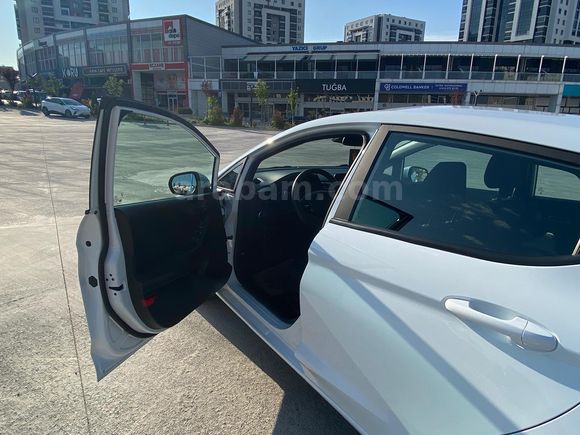 SAHİBİNDEN TEMİZ FORD FİESTA