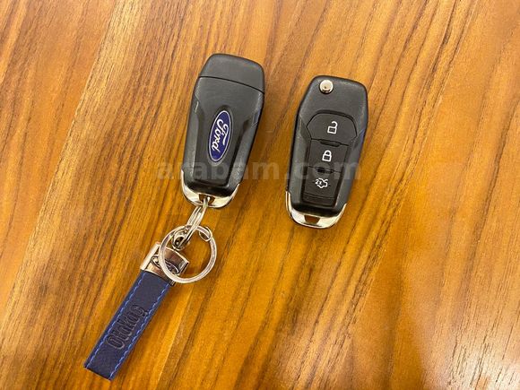 SAHİBİNDEN TEMİZ FORD FİESTA