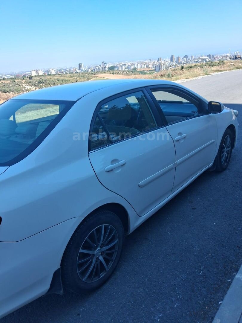 Sahibinden Toyota Corolla 1.4 D-4D Comfort Extra 2012 Model Mersin 146.000 km Beyaz 6