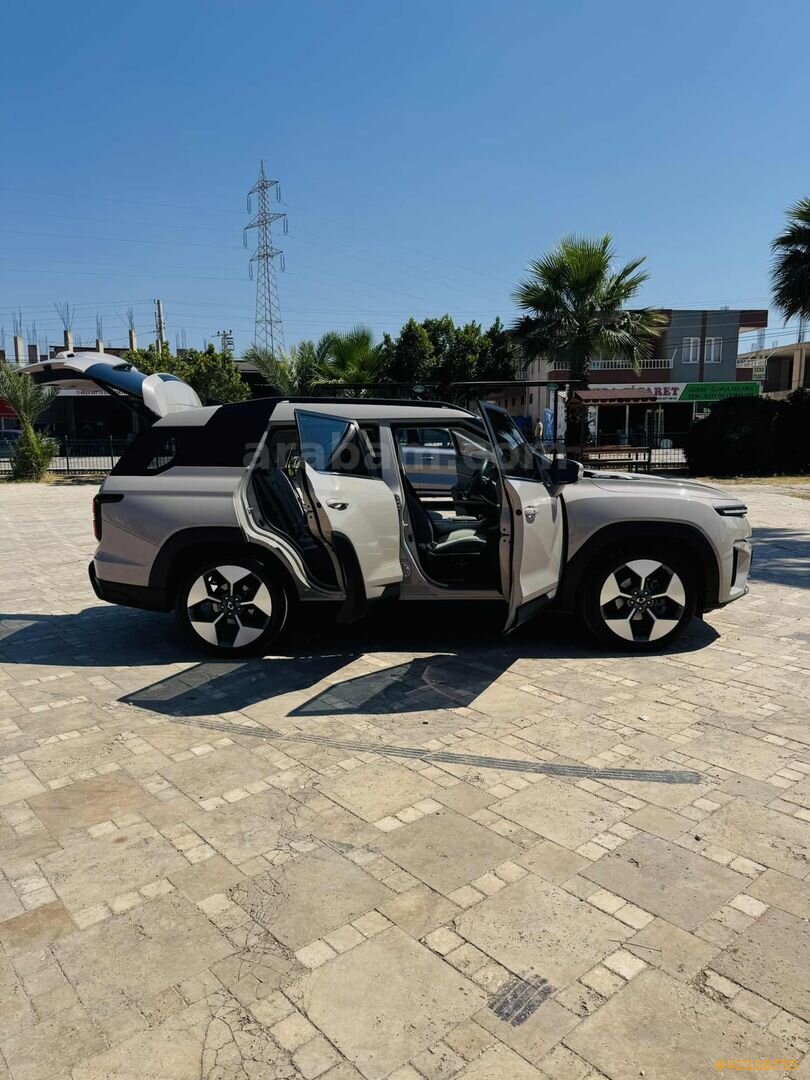 Galeriden KGM SsangYong Torres EVX 4x2 2024 Model Mersin 40.000 km Bej 3