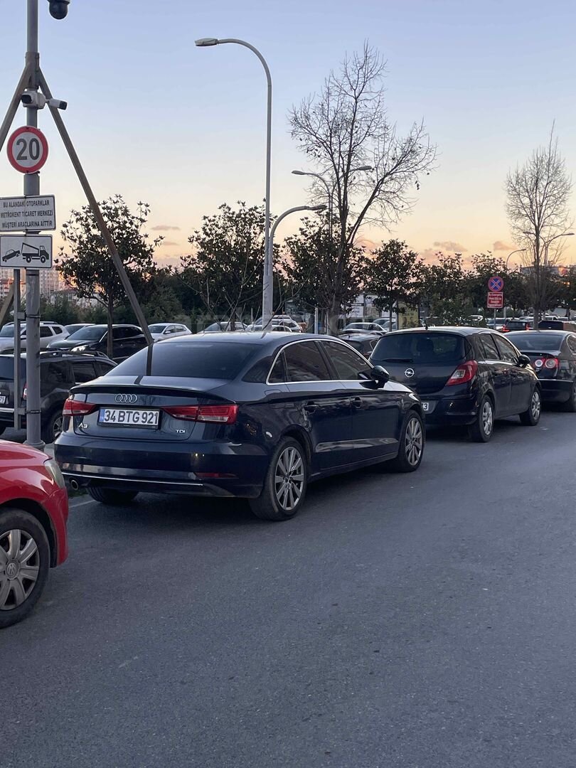 Sahibinden Audi A3 Sedan 1.6 TDI 2018 Model İstanbul 180.000 km Lacivert 3