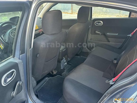 CNR'DEN TEMİZ DEĞİŞENSİZ MEGANE II