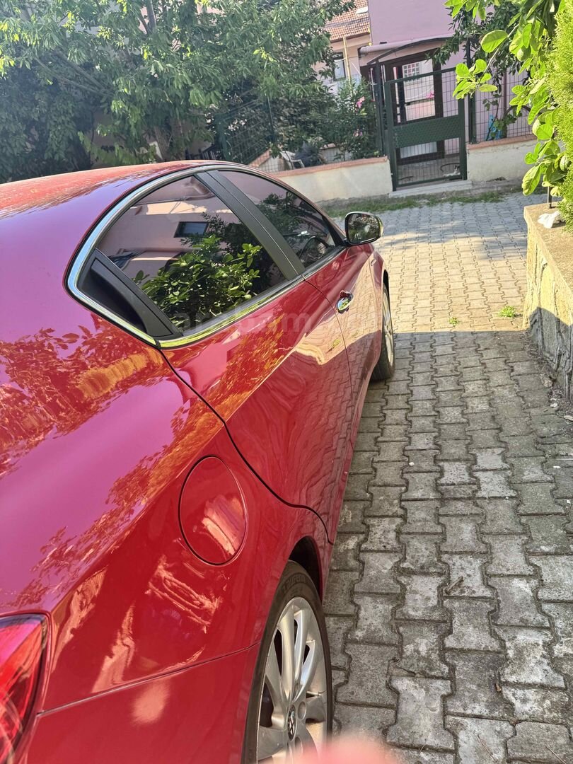 Galeriden Alfa Romeo Giulietta 1.4 TB MultiAir Distinctive 2014 Model Batman 127.000 km Kırmızı 4
