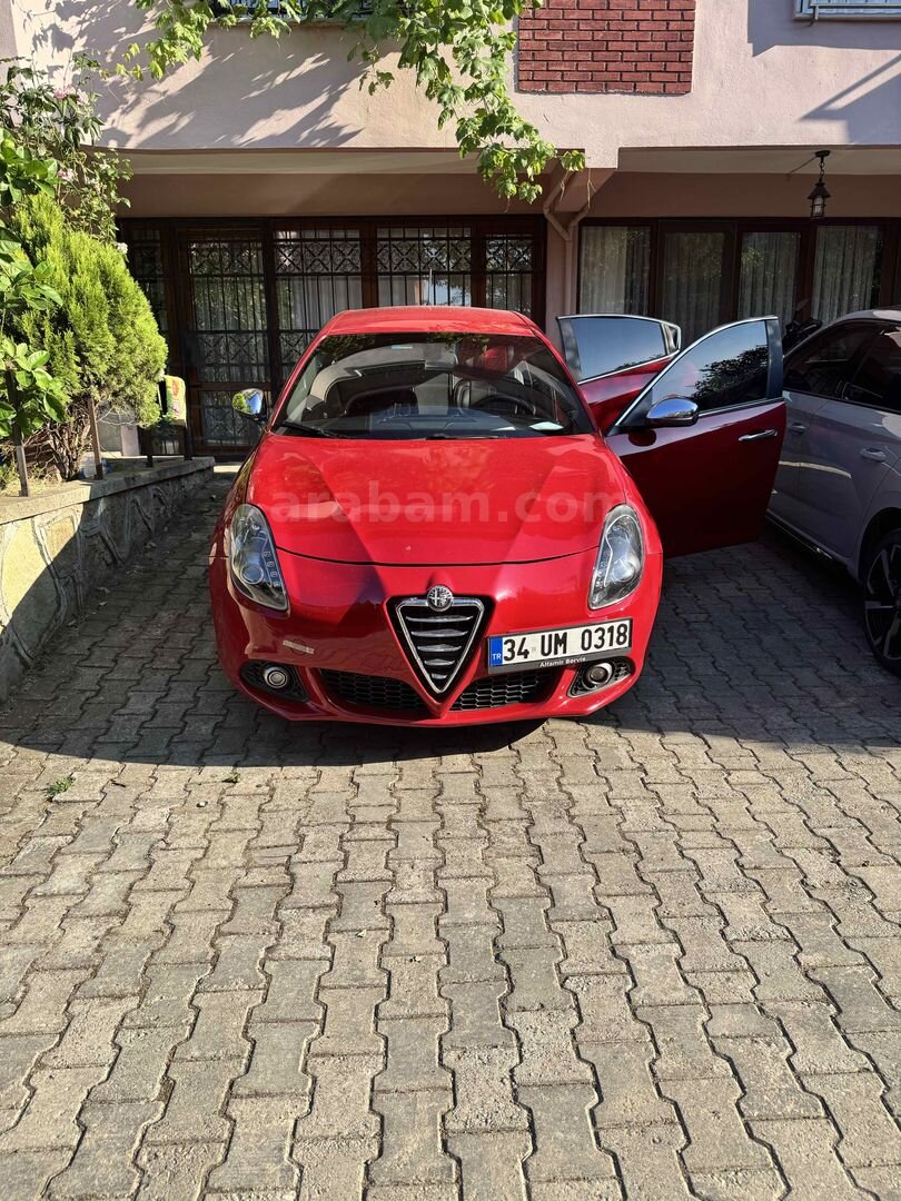 Galeriden Alfa Romeo Giulietta 1.4 TB MultiAir Distinctive 2014 Model Batman 127.000 km Kırmızı 3