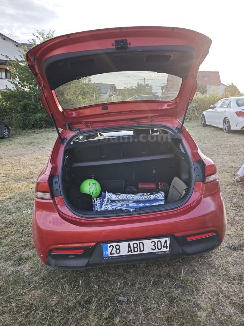Sahibinden Kia Rio 1.25 CVVT Concept 2017 Model Kocaeli 93.500 km Kırmızı 5