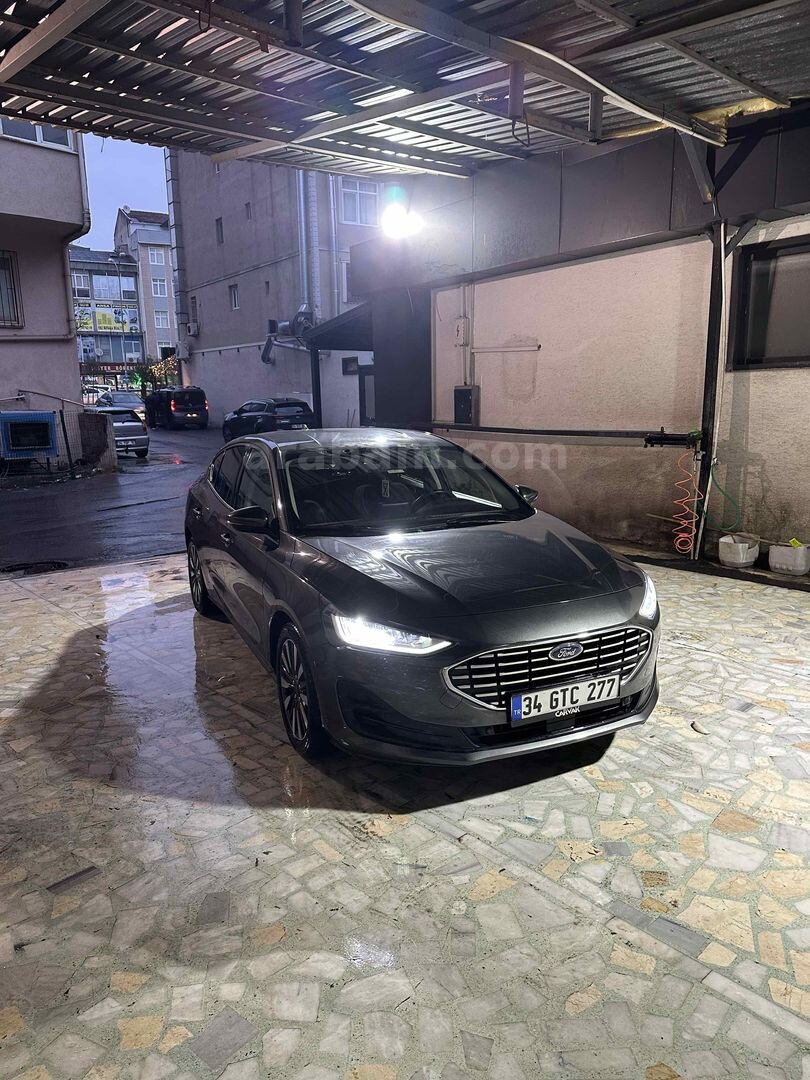 Sahibinden Ford Focus 1.5 Ti-VCT Titanium 2023 Model İstanbul 72.000 km Gri 3