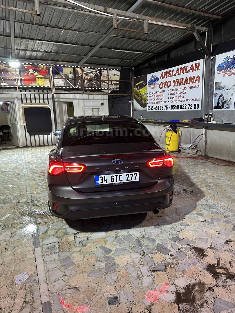 Sahibinden Ford Focus 1.5 Ti-VCT Titanium 2023 Model İstanbul 72.000 km Gri 2