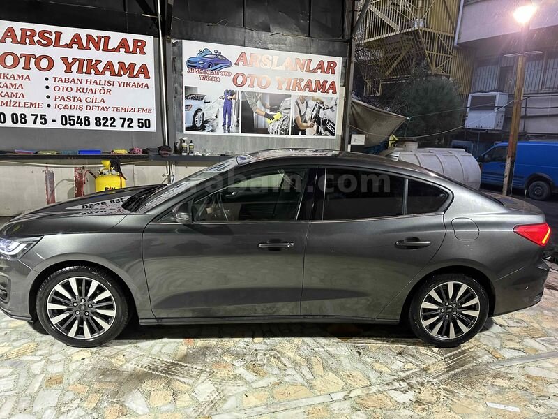 Sahibinden Ford Focus 1.5 Ti-VCT Titanium 2023 Model İstanbul 72.000 km Gri