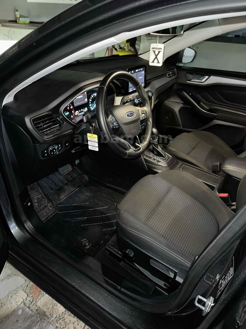 Sahibinden Ford Focus 1.5 Ti-VCT Titanium 2023 Model İstanbul 72.000 km Gri 6