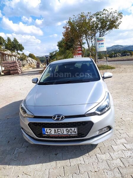 Sahibinden Hyundai i20 1.4 CRDi Style 2017 Model Antalya 205.000 km Gri