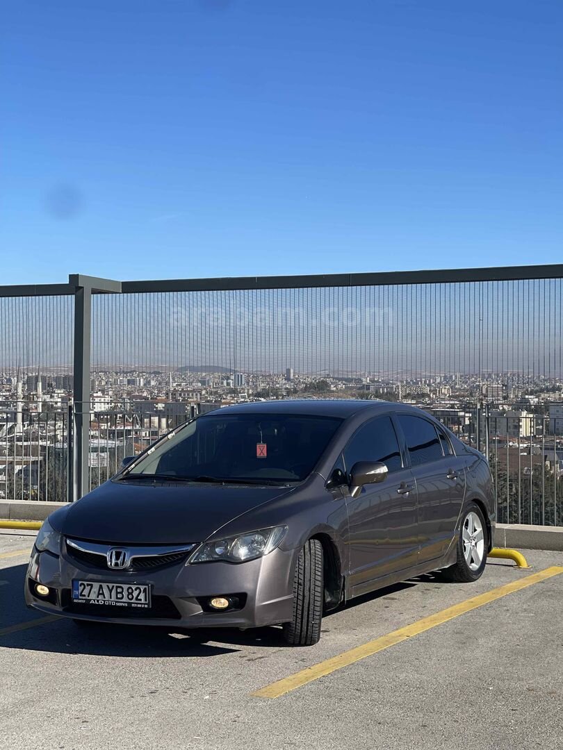 Sahibinden Honda Civic 1.6i VTEC Premium 2011 Model Gaziantep 212.000 km Kahverengi 4