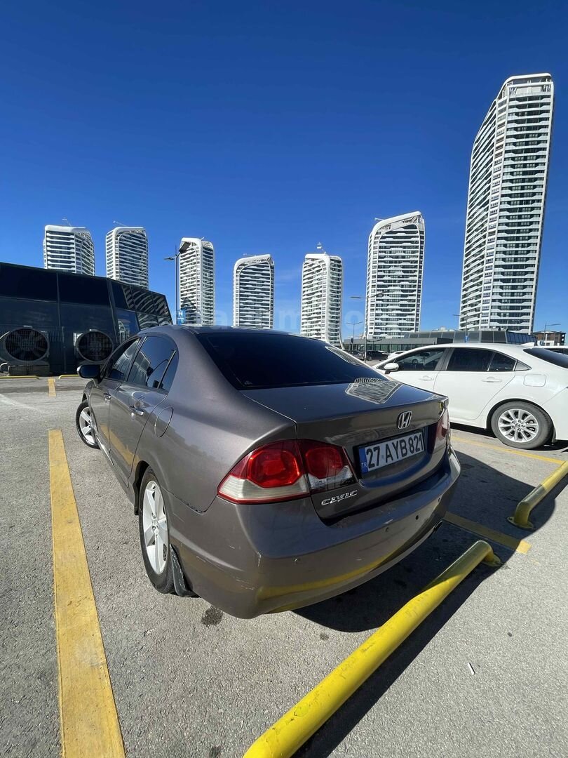 Sahibinden Honda Civic 1.6i VTEC Premium 2011 Model Gaziantep 212.000 km Kahverengi 6