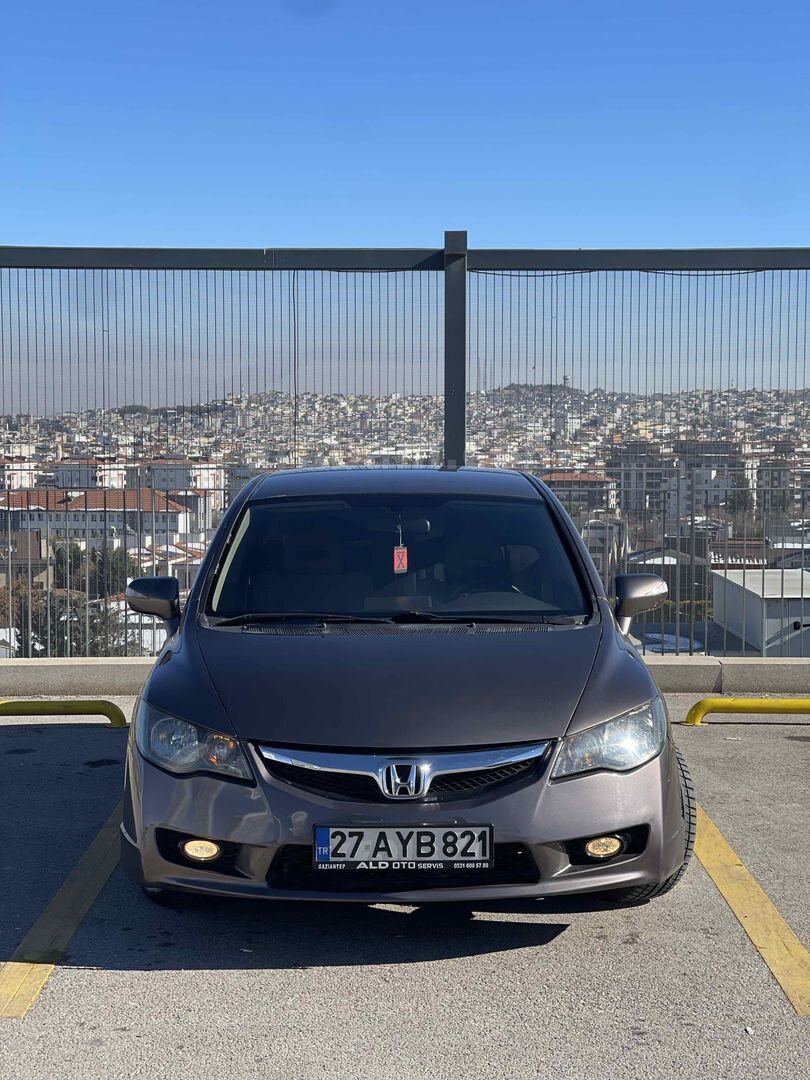 Sahibinden Honda Civic 1.6i VTEC Premium 2011 Model Gaziantep 212.000 km Kahverengi 3