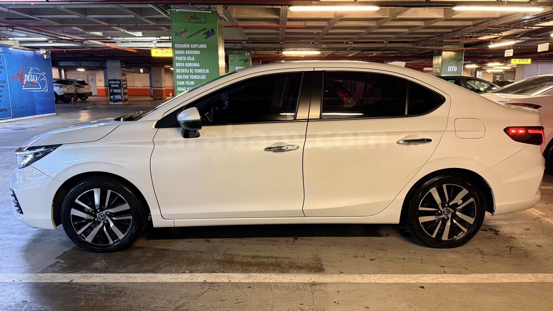Sahibinden Honda City 1.5 i-VTEC Executive 2023 Model İstanbul 29.000 km Beyaz 3