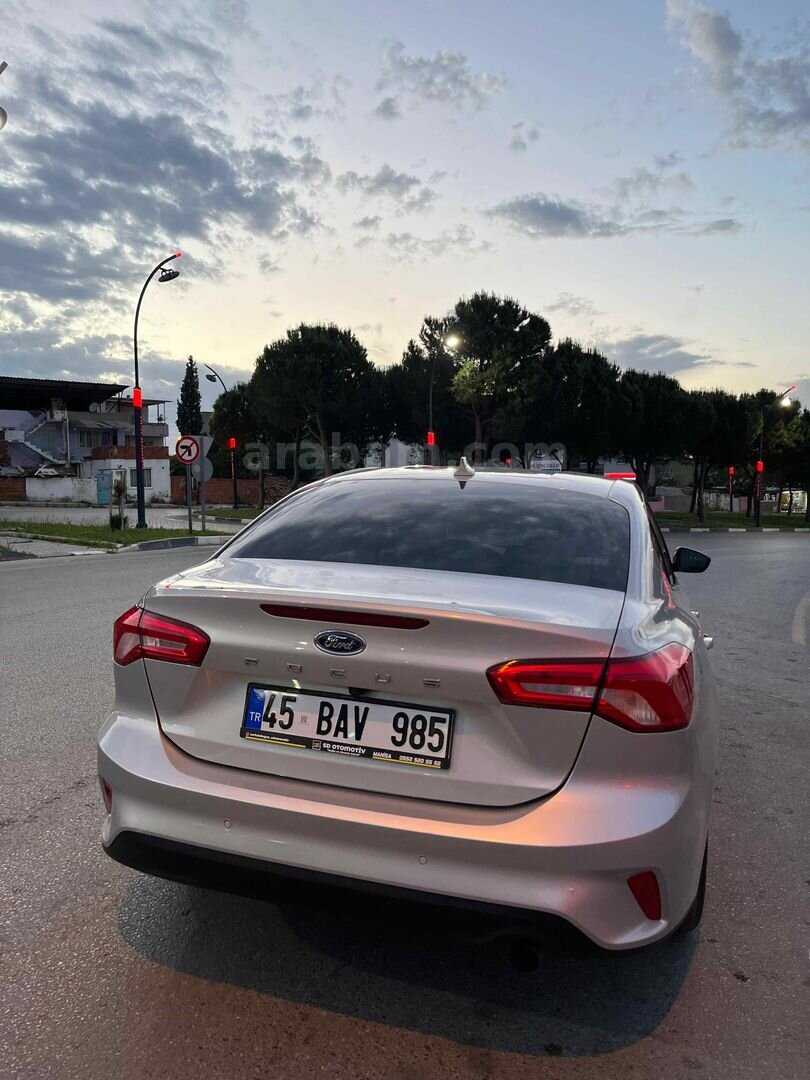 Sahibinden Ford Focus 1.5 TDCi Titanium 2020 Model Manisa 143.000 km Gri (Gümüş) 6