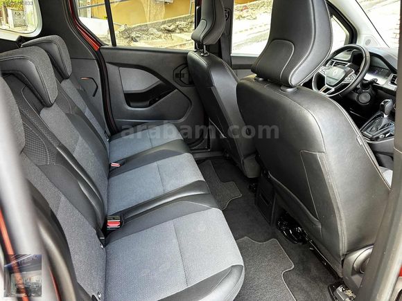 2024 MODEL OLUP 38 BİN KM HATASIZ BOYASIZ AİLE ARACI