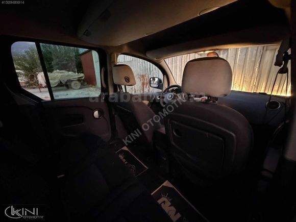 2011 Renault Kangoo Multix 1.5 DCI - Privilege - Karta 12 Taksit