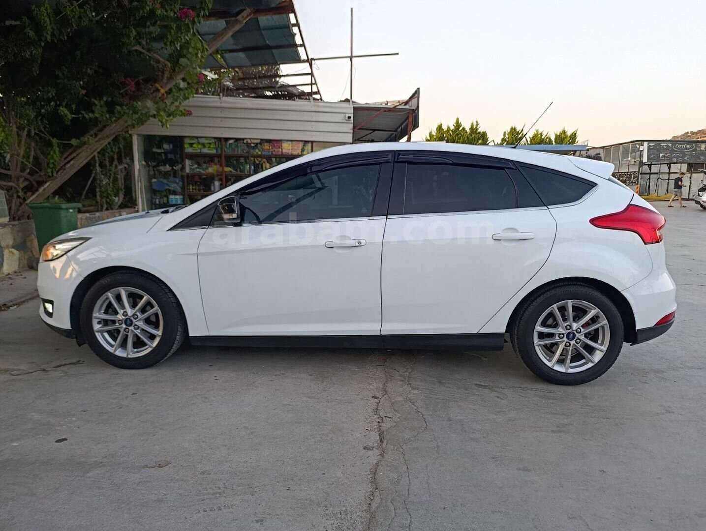 Sahibinden Ford Focus 1.6 Ti-VCT Trend X 2016 Model Muğla 203.000 km Beyaz 3