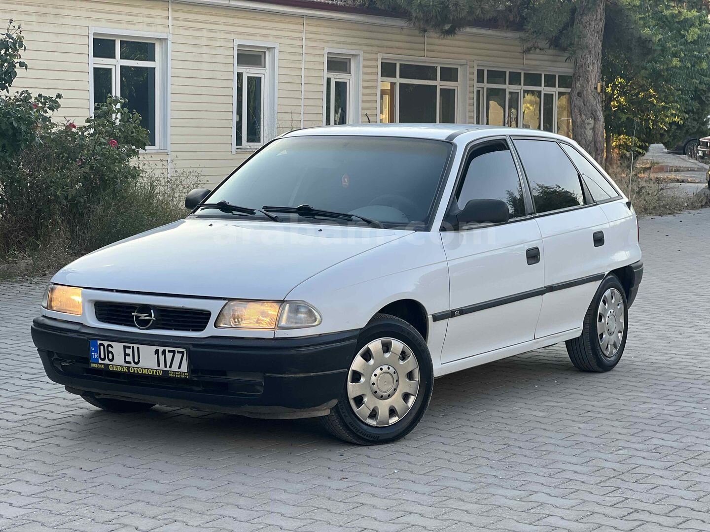 Galeriden Opel Astra 1.6 GLS 1996 Model Kırşehir 260.000 km Beyaz 1