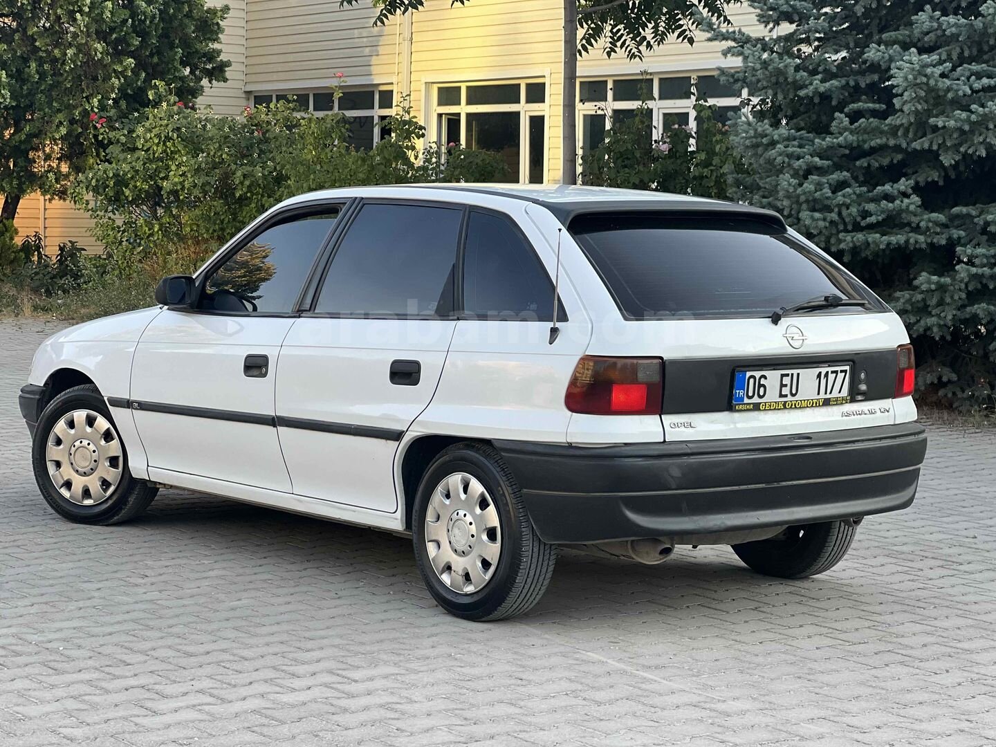 Galeriden Opel Astra 1.6 GLS 1996 Model Kırşehir 260.000 km Beyaz 7