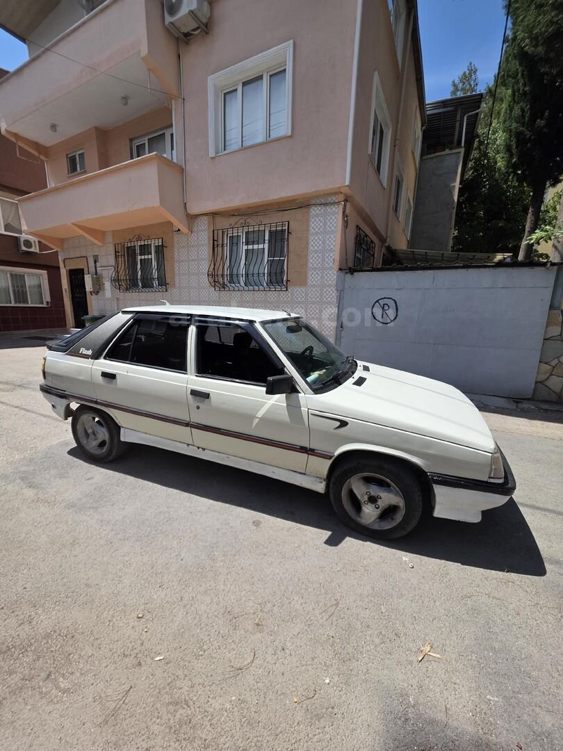 Sahibinden Renault R 11 TX 1990 Model Yalova 240.000 km Beyaz 4