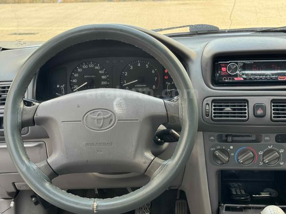  Toyota Corolla 1.6 Terra Special 2000 Model