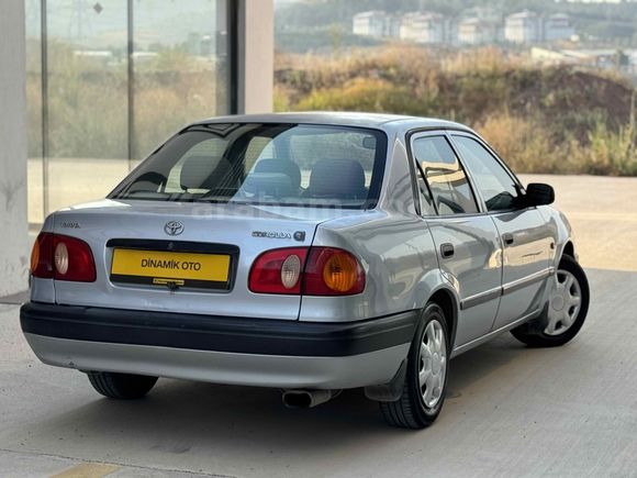  Toyota Corolla 1.6 Terra Special 2000 Model