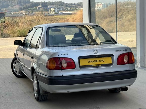  Toyota Corolla 1.6 Terra Special 2000 Model