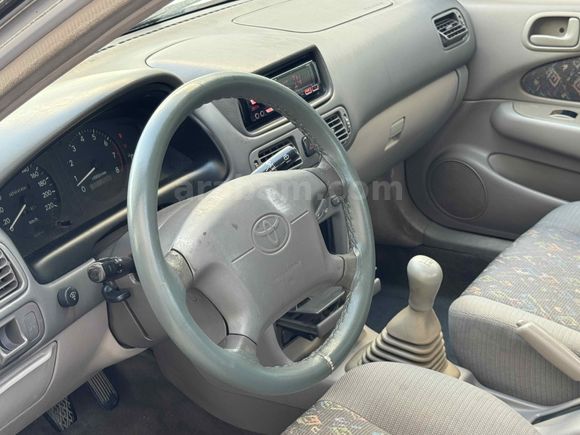  Toyota Corolla 1.6 Terra Special 2000 Model