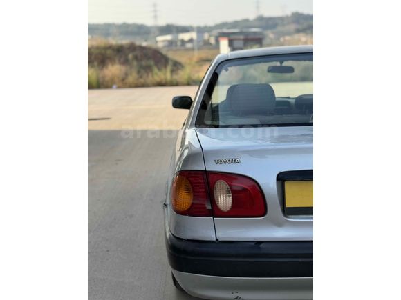 Toyota Corolla 1.6 Terra Special 2000 Model