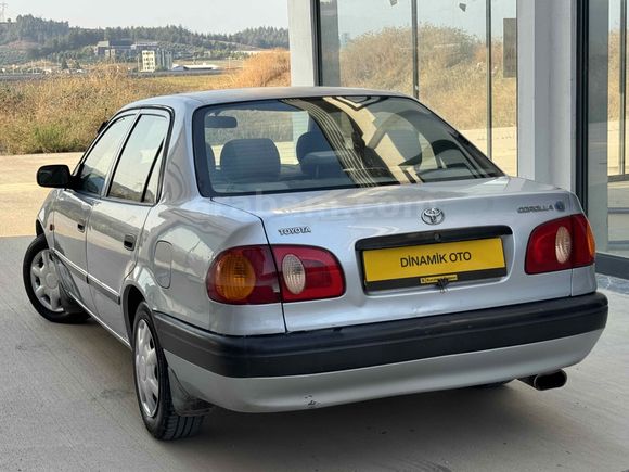  Toyota Corolla 1.6 Terra Special 2000 Model