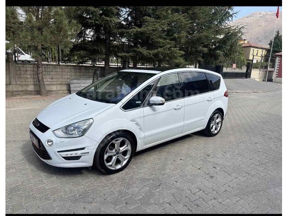 Sahibinden Ford S-Max 2.0 TDCi Titanium 2013 Model  274.000 km Beyaz