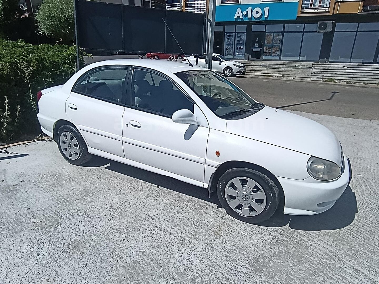 Sahibinden Kia Rio 1.3 Trend 2003 Model Bingöl 201.000 km Beyaz 1